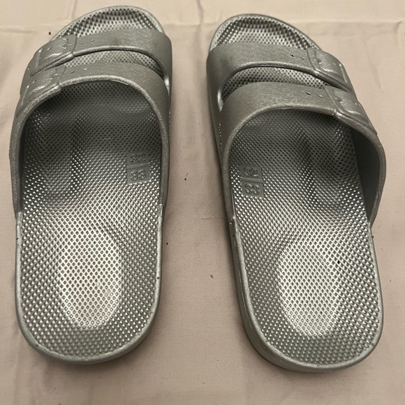 Silver slides. Girls sz 32/33. EUC - Picture 5 of 6
